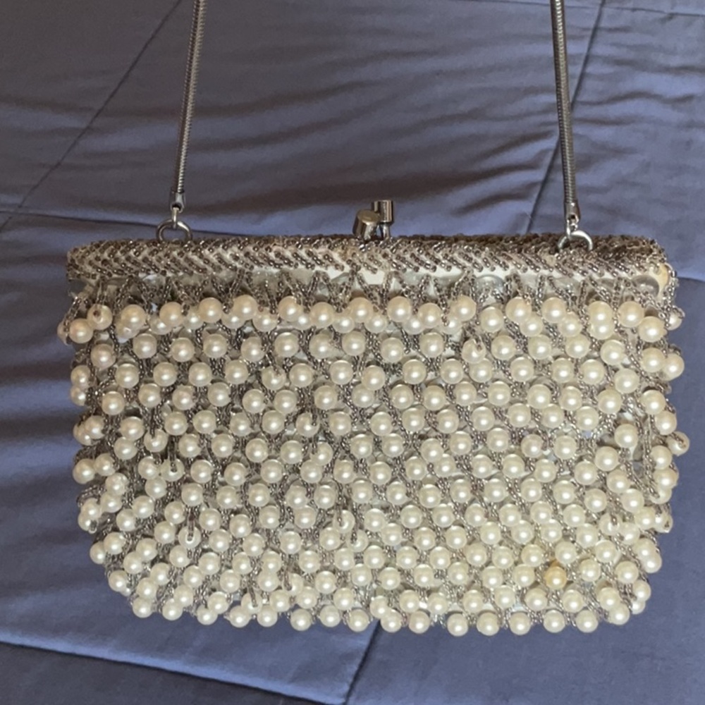 Vtg Clutch Pearl Beaded Evening Bag Hong Kong Kiss Lock Silver Chain Delill RARE